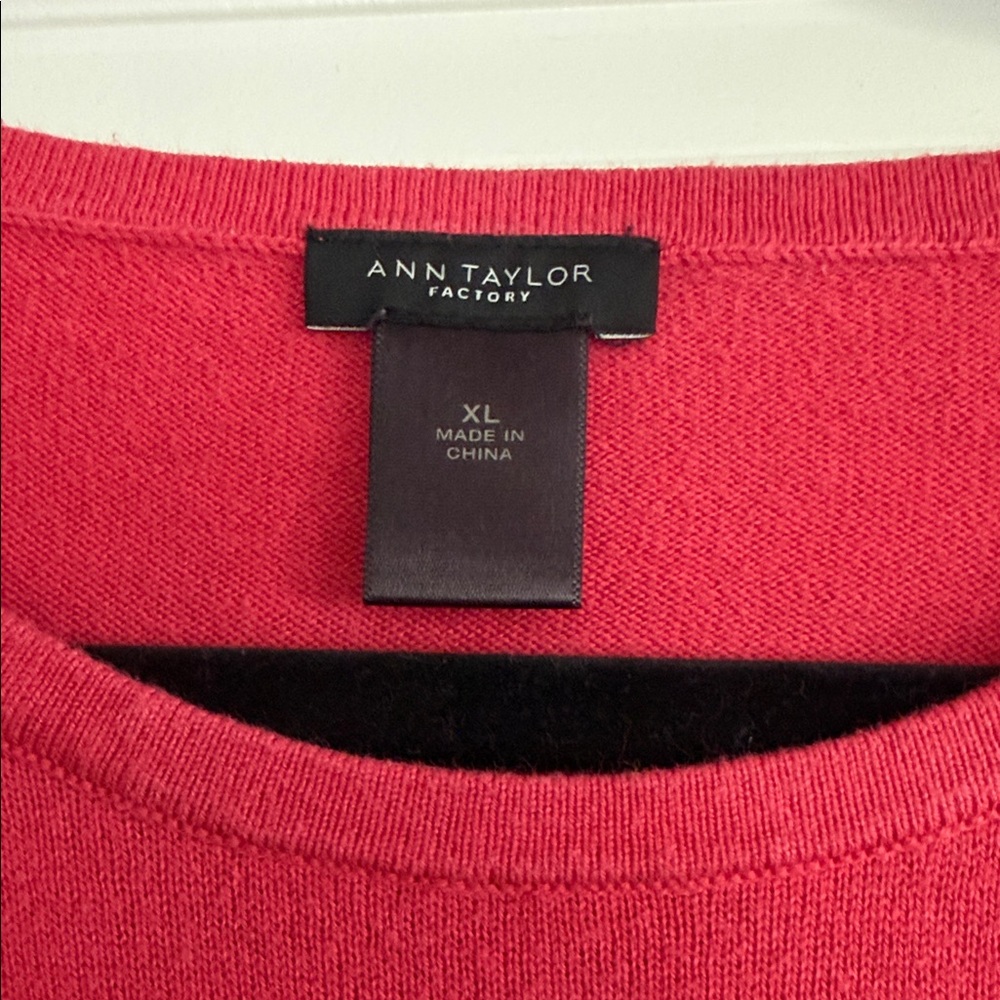 Women's salmon colored Sweater - Picture 2 of 2